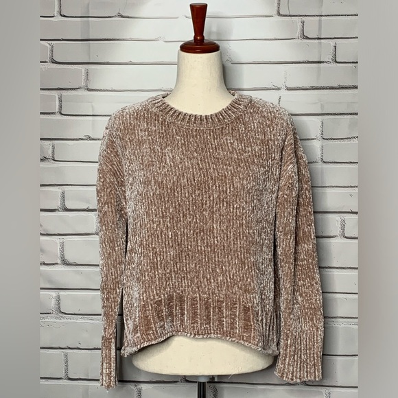 Cynthia Rowley Sweaters - 3/$20 Cynthia Rowley Crew Neck Sweater Plush Knit